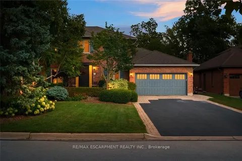 2313 Homer Dr, Burlington, ON L7P 4V4