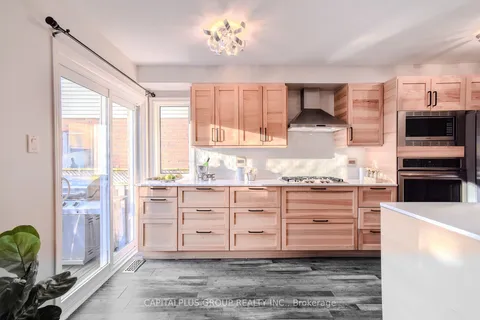 5134 Porter St, Burlington, ON L7L 6K8