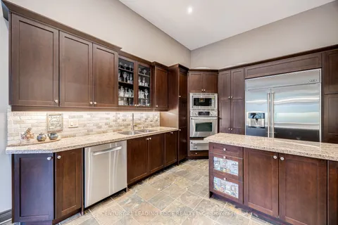 13 TRISTAN Crt, Brampton, ON L6Y 5S2