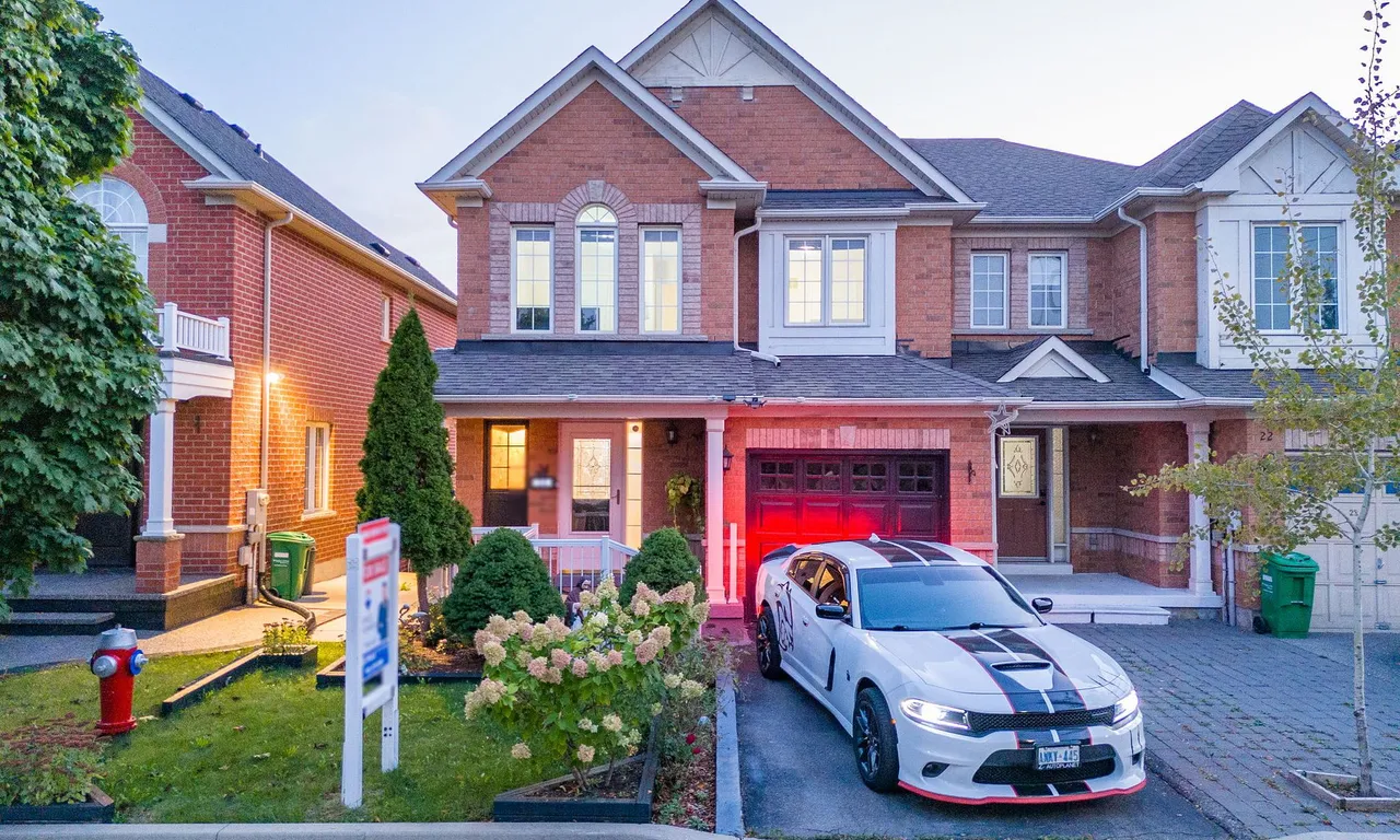 24 Panama Pl, Brampton, ON L6P 2G6