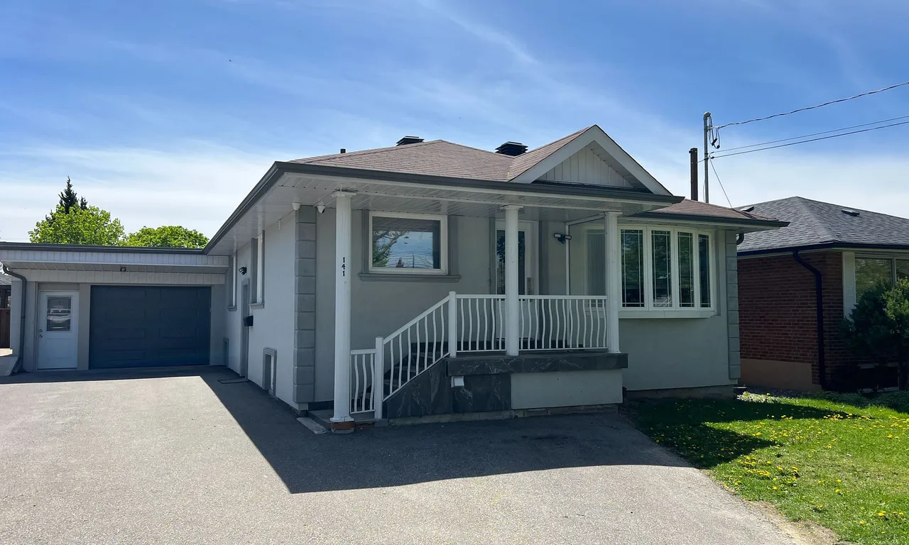 141 Gracefield Ave, Toronto, ON M6L 1L4