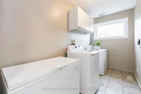 8 St Pauls Pl, Orangeville, ON L9W 0A5