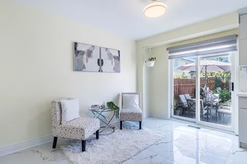 49 Bunchberry Way, Brampton, ON L6R 2E8