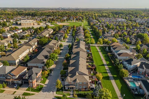 2339 Orchard Rd, Burlington, ON L7L 7E8