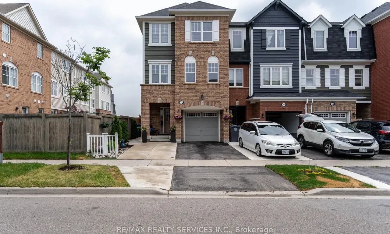 39 Vanhorne Clse, Brampton, ON L7A 0X8