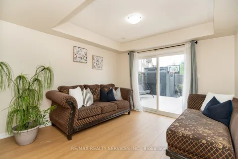 39 Vanhorne Clse, Brampton, ON L7A 0X8