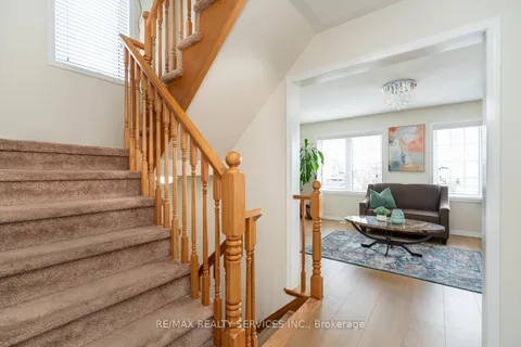 39 Vanhorne Clse, Brampton, ON L7A 0X8
