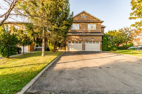 512 Cottagers Green Dr, Mississauga, ON L5B 4J3