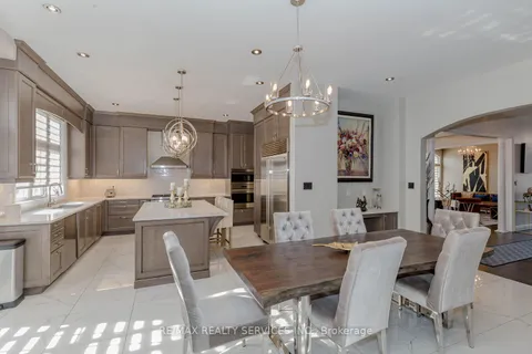 1 Fallowfield Rd, Brampton, ON L6X 0W2
