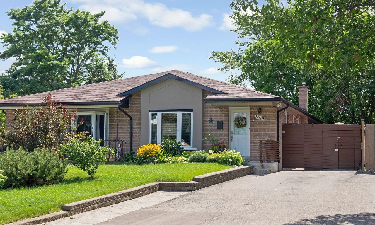 3395 Galena Cres, Mississauga, ON L5A 3L7