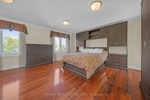 3 Frankwood Rd, Toronto, ON M8Z 1Y8