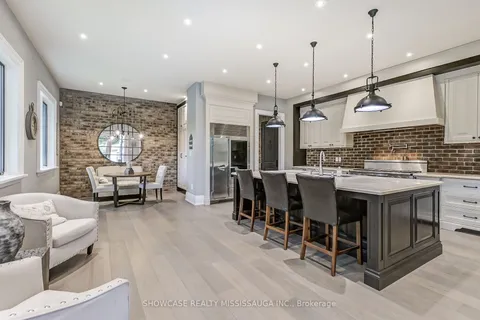 1282 Catchacoma Crt, Mississauga, ON L5H 2X6