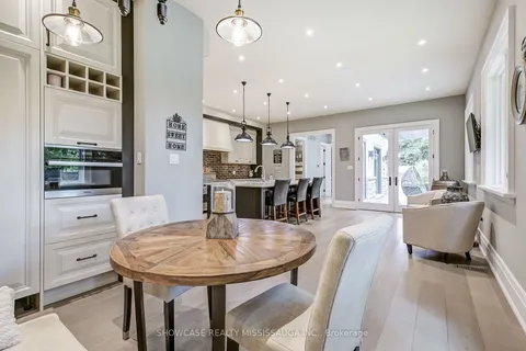 1282 Catchacoma Crt, Mississauga, ON L5H 2X6