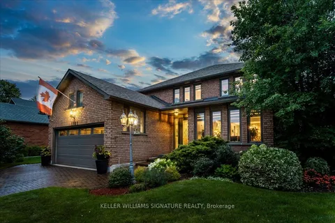 1121 Manor Rd, Oakville, ON L6M 1G3