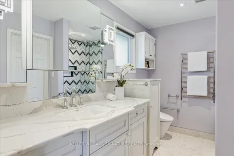 1121 Manor Rd, Oakville, ON L6M 1G3