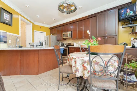 21 Pathmaster Rd, Brampton, ON L6P 2G9