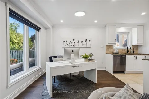 6225 Miller's Grve, Mississauga, ON L5N 3C6