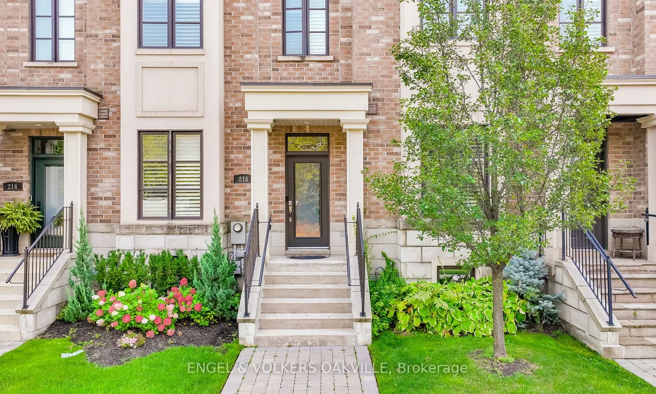 216 Rebecca St, Oakville, ON L6K 1J9