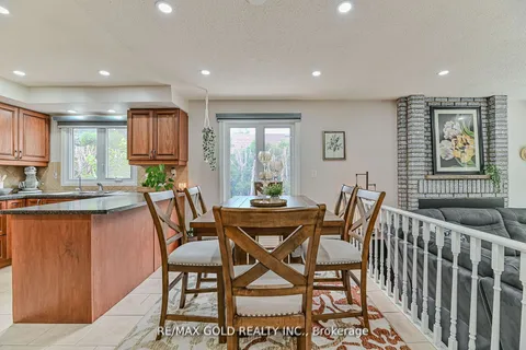 42 Boreham Circ, Brampton, ON L6Z 1T4