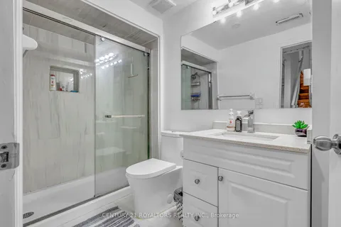 2526 Willowburne Dr, Mississauga, ON L5M 5E9