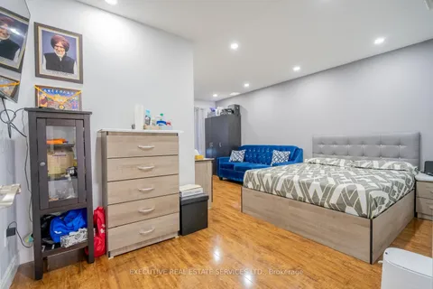 27 Denison Ave, Brampton, ON L6X 0H2