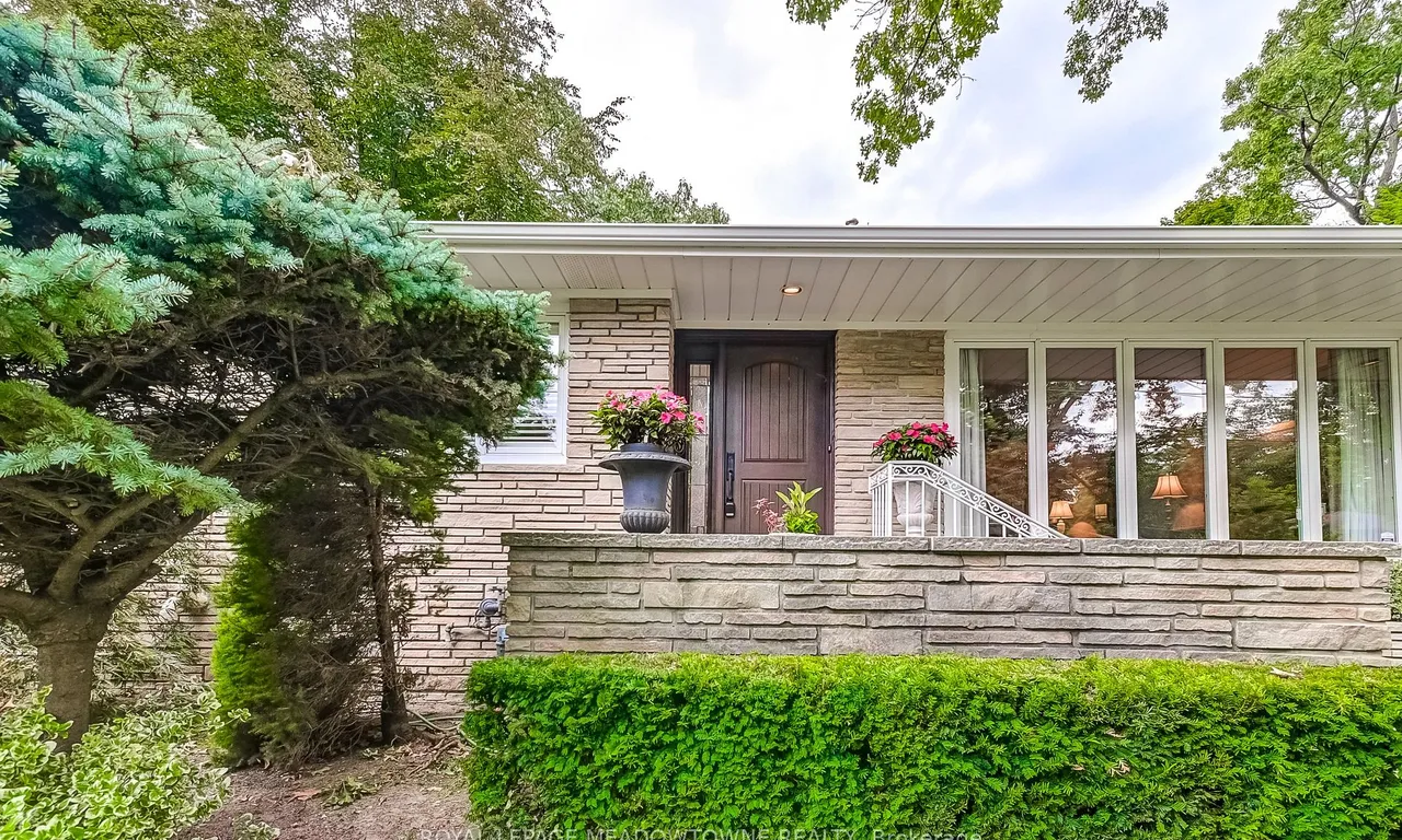 1520 Camelford Rd, Mississauga, ON L5J 3C9