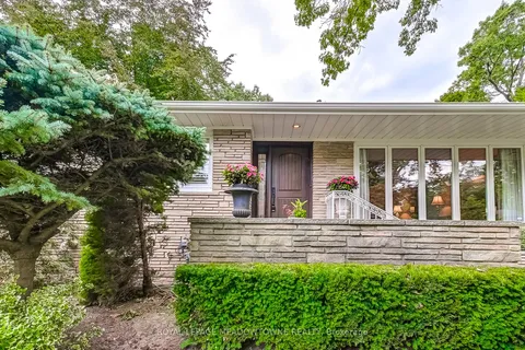 1520 Camelford Rd, Mississauga, ON L5J 3C9