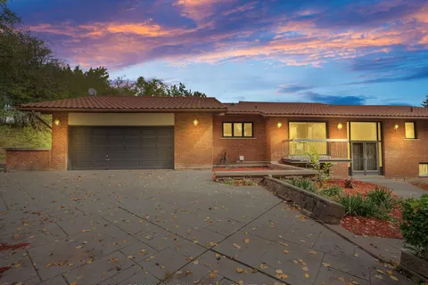 13397 Centreville Creek Rd, Caledon, ON L7E 5T3