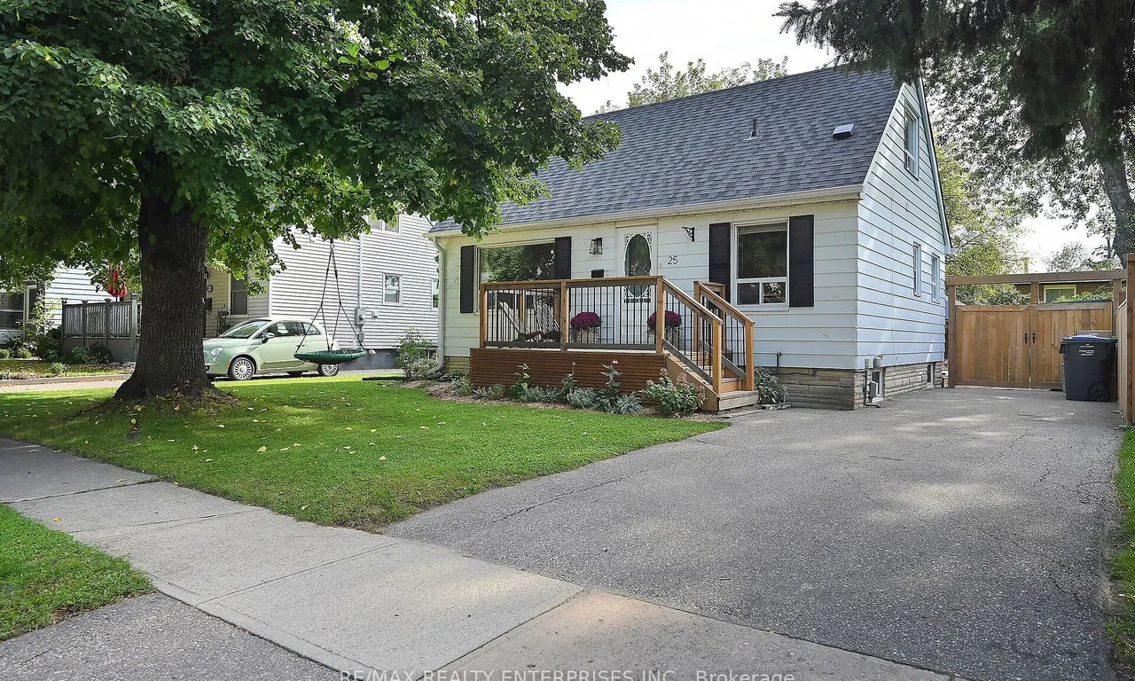 25 Rogers Rd, Brampton, ON L6X 1L7