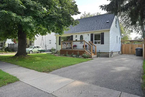 25 Rogers Rd, Brampton, ON L6X 1L7
