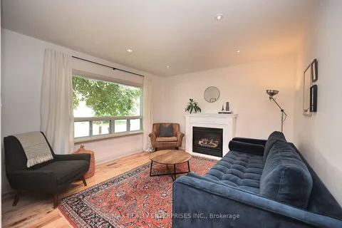 25 Rogers Rd, Brampton, ON L6X 1L7