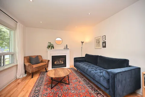 25 Rogers Rd, Brampton, ON L6X 1L7