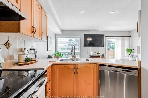 8 Thunderbird Tr, Brampton, ON L6R 2T3