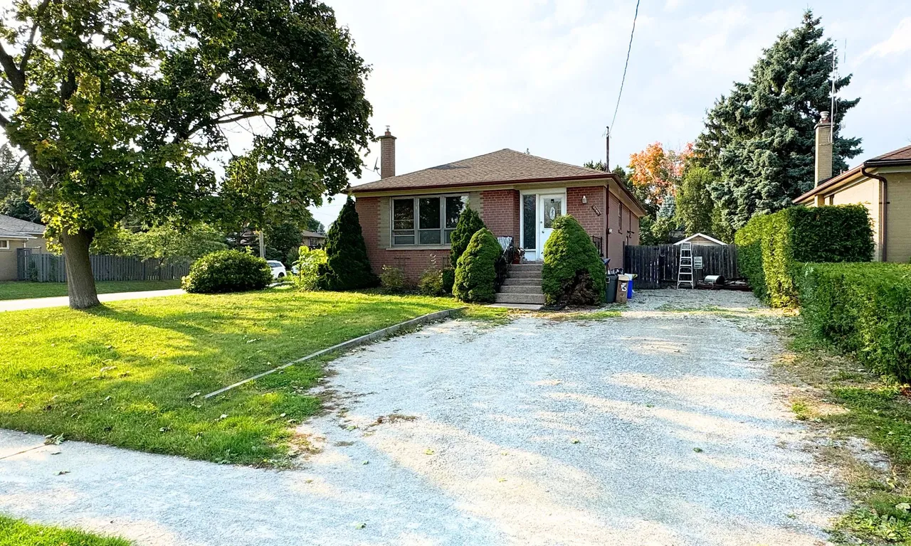 2055 Bridge Rd, Oakville, ON L6L 2E5