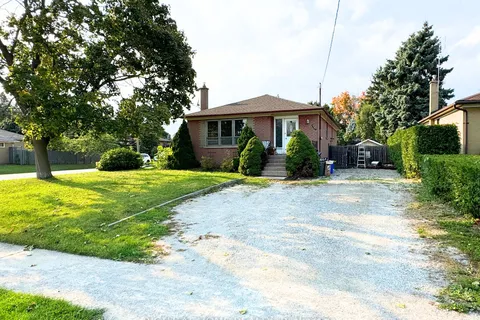 2055 Bridge Rd, Oakville, ON L6L 2E5