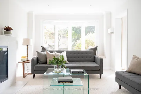 4113 Bridlepath Tr, Mississauga, ON L5L 3E7