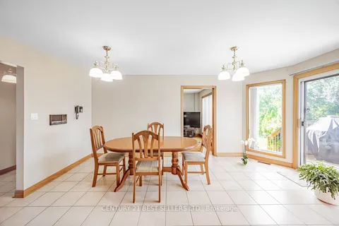 1229 Sugar Maple Crt, Mississauga, ON L4W 4P6
