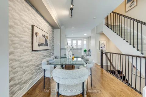 1812 Burnhamthorpe Rd, Mississauga, ON L4X 0A3