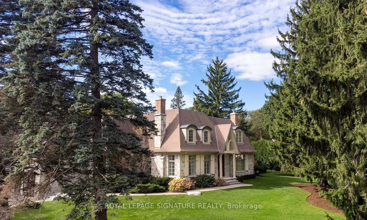 1161 Tecumseh Park Dr, Mississauga, ON L5H 2W3