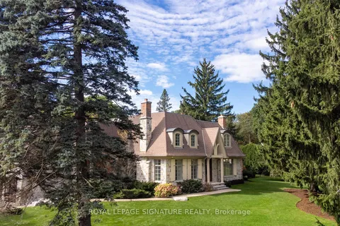 1161 Tecumseh Park Dr, Mississauga, ON L5H 2W3