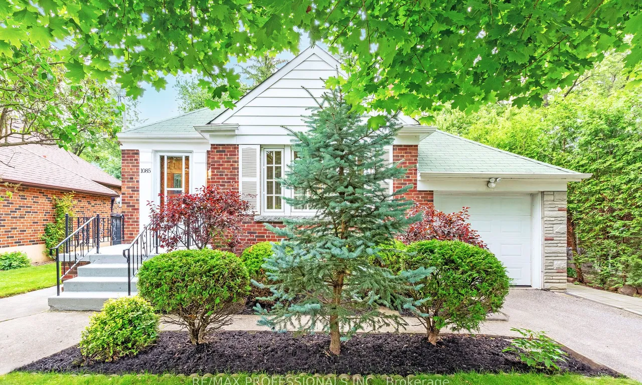 1085 Royal York Rd, Toronto, ON M8X 2G8