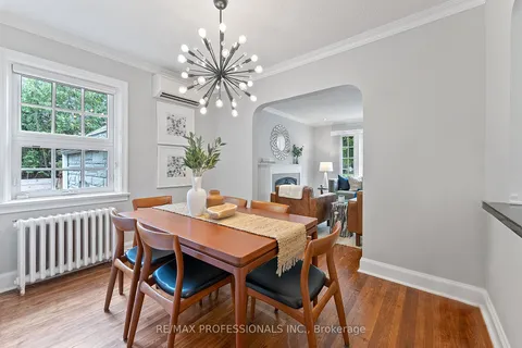 1085 Royal York Rd, Toronto, ON M8X 2G8