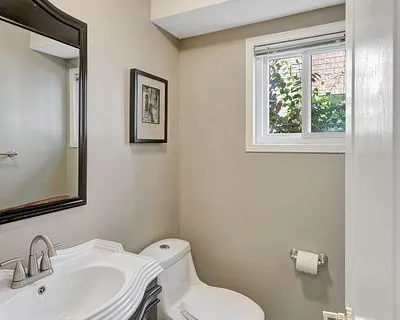 3770 Densbury Dr, Mississauga, ON L5N 6Z2