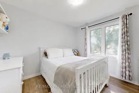 64 Alhart Dr, Toronto, ON M9V 2N4