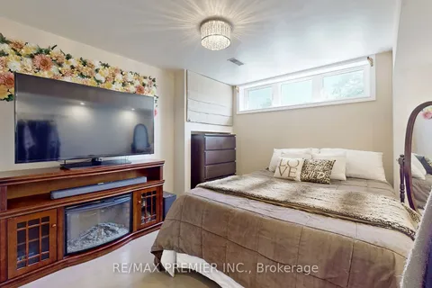 64 Alhart Dr, Toronto, ON M9V 2N4