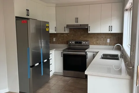 5640 Rosaline Rd, Burlington, ON L7L 6T4