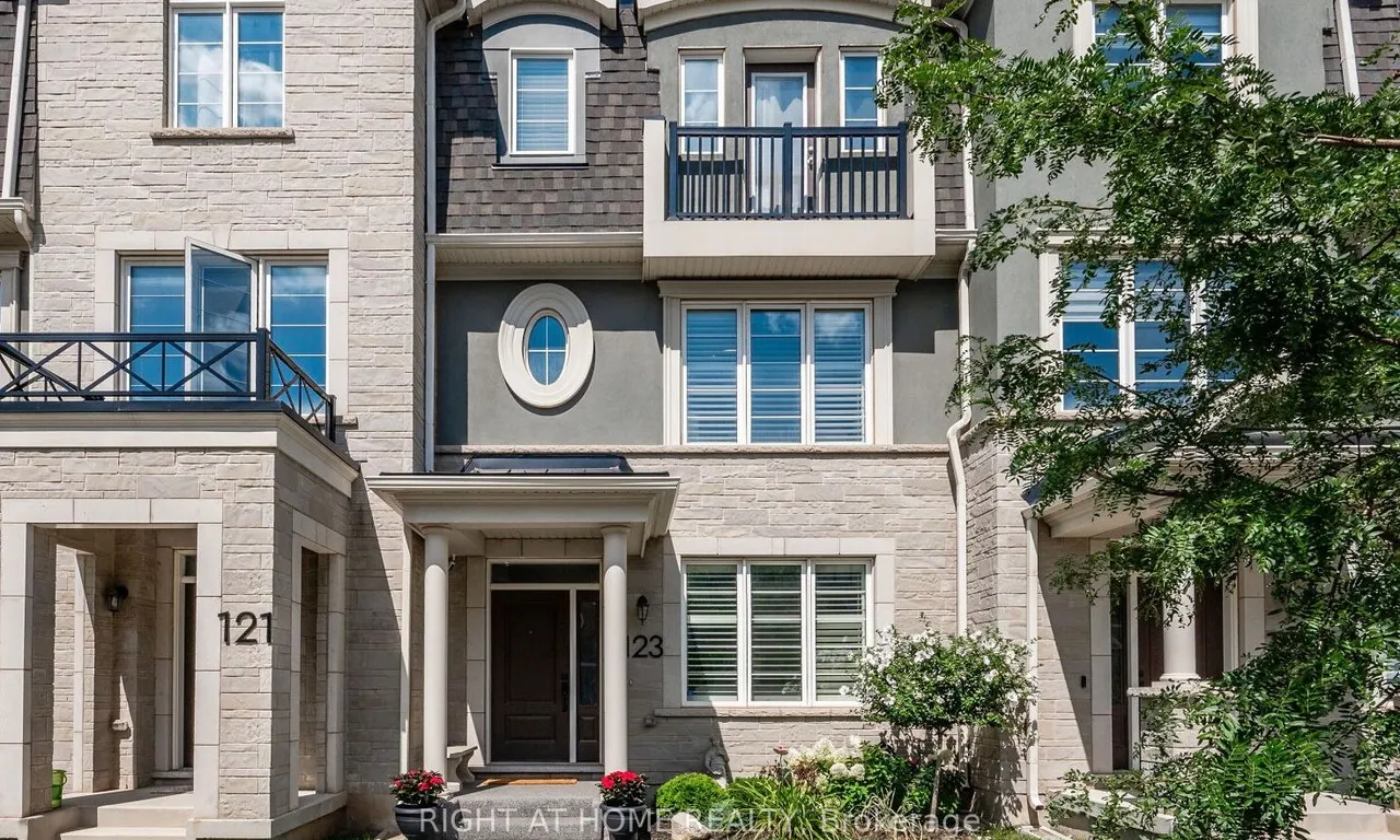 123 Stork St, Oakville, ON L6H 0X8