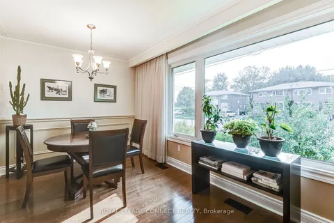 7 Lormar Dr, Toronto, ON M9B 4V7