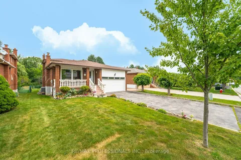 38 Leander St, Brampton, ON L6S 3M6