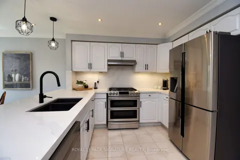 5572 Middlebury Dr, Mississauga, ON L5M 5G8